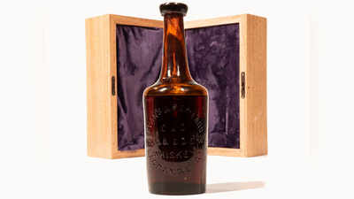 world oldest whiskey : உலகின் பழமையான விஸ்கி ரூ1 கோடிக்கு ஏலம்