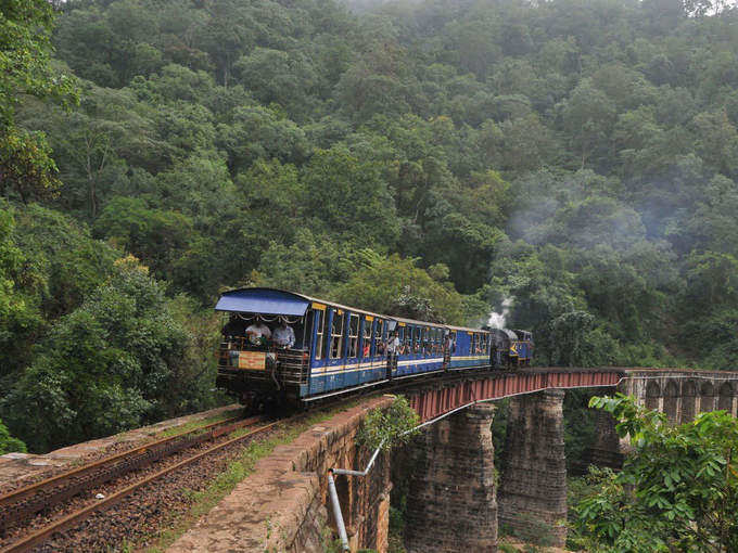 केट्टी तक टॉय ट्रेन की सवारी - Toy Train Ride To Ketti in Hindi