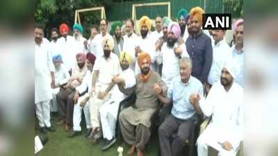 Punjab Sidhu news: कांग्रेस नेताओं संग शक्ति प्रदर्शन... थम नहीं रही कैप्‍टन और नवजोत सिंह सिद्धू की तकरार
