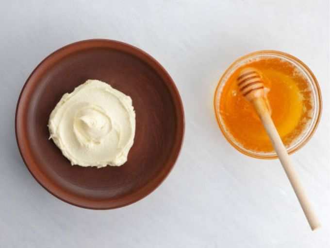 ​दही और शहद (Yogurt and honey)