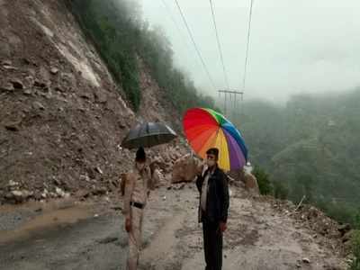 Himachal Landslide news: तेज बारिश का कहर, चंडीगढ़-मनाली नेशनल हाइवे पर लैंड स्‍लाइड, सैकड़ों लोग फंसे