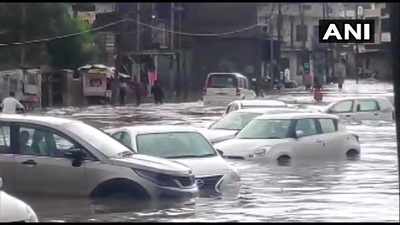 Weather News LIVE : दिल्ली-एनसीआर में झमाझम बारिश, कई इलाकों में हुआ जलभराव, पानी में डूबी कारें