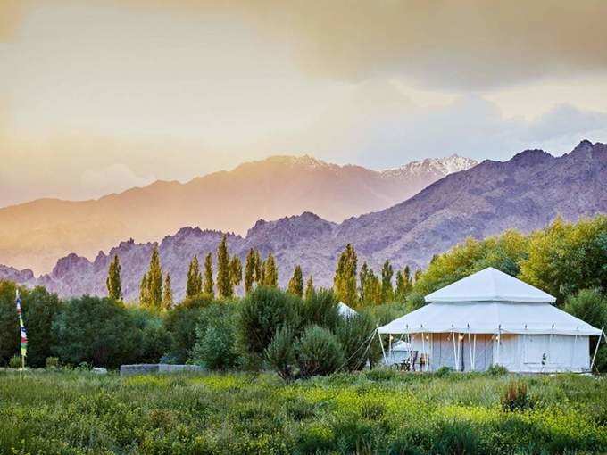 थिकसी मठ में कैंपिंग - Camping in Thiksey Monastery in Hindi