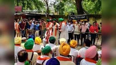 Farmers Protest: जंतर मंतर पर किसानों ने लगाई संसद, लेखी के बयान पर बोले टिकैत- किसान मवाली नहीं, अन्नदाता है