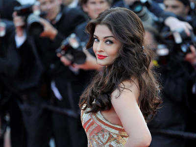 <strong>Aishwarya Rai Bachchan : </strong>ऐश्वर्या राय बच्चनने इंटरव्यूमध्ये सांगितलेली सिक्रेट्स ऐकून व्हाल थक्क, वयाच्या 47शी मध्येही मनमोहक सौंदर्याने करतीये तरुणांना घायाळ! 