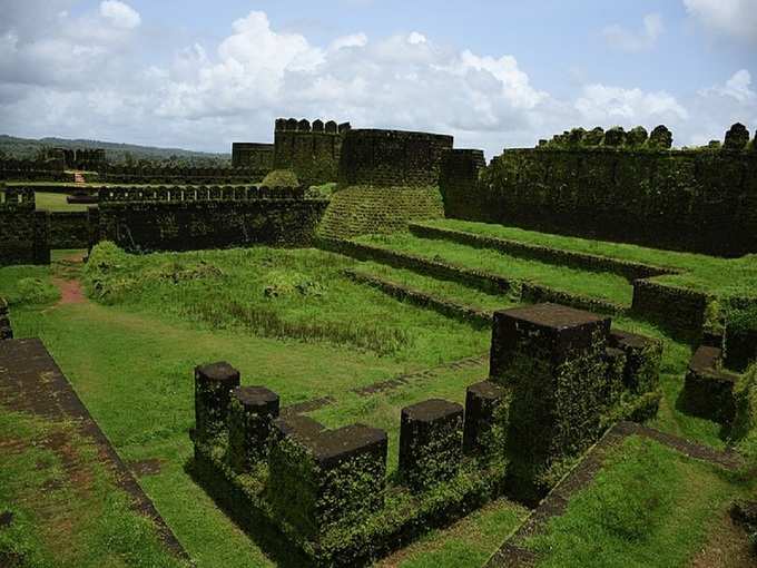 मिर्जन किला गोकर्ण - Mirjan Fort Gokarna in Hindi