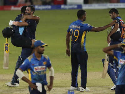 ICC Fined Sri Lanka Team: भारत से हार के बाद श्रीलंकाई टीम को दोहरा झटका, आईसीसी ने लगाया बड़ा जुर्माना