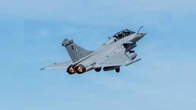 Rafale Greece: ग्रीस को मिला पहला राफेल लड़ाकू विमान, भूमध्य सागर में तुर्की के F-16 से होगी टक्कर