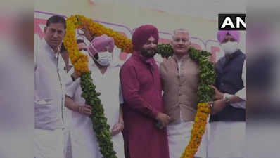 Sidhu Amarinder News: सिद्धू के साथ नाता जोड़ अमरिंदर सिंह ने मेसेज भी दे दिया, आप जब पैदा हुए थे, तब मेरा कमीशन हुआ था