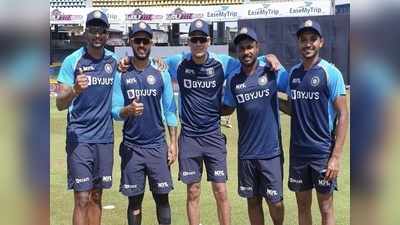 कोच बनते ही द्रविड़ ने बदला 41 साल पुराना इतिहास, टीम इंडिया में पांच खिलाड़ियों का डेब्यू