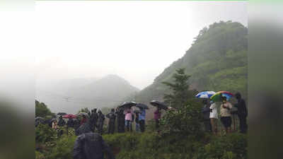 Uddhav Thackeray Mahad Visit Live Update: भर पावसात मुख्यमंत्र्यांनी केली दुर्घटनाग्रस्त तळीये गावची पाहणी