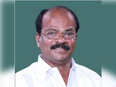 அதிமுகவில் அடுத்த விக்கெட்: டெல்டாவிலிருந்து கிளம்பும் மாஜி எம்.பி?