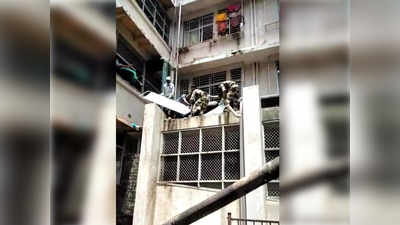 patient jumps out of window: सायन रुग्णालयात मनोरुग्णाने खिडकीतून अचानक उडी मारली आणि...