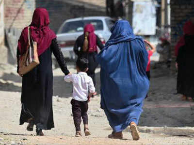 Afghanistan Crisis: बेहतर जिंदगी की उम्मीद में यहां आए थे... अब अपनों के लिए परेशान अफगानी शरणार्थी