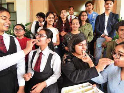CISCE बोर्डः 10वीं में दिल्ली-NCR के सभी बच्चे पास, स्कूल की परफॉर्मेंस के आधार पर बने रिजल्ट