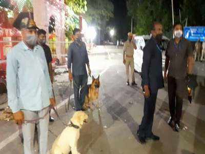 अयोध्याः मंदिर मे बम होने की फर्जी सूचना से मचा हड़कंप, सूचना देने वाला नशेड़ी गिरफ्तार