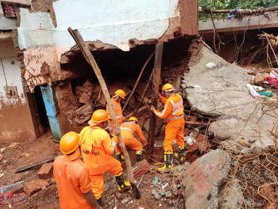 Maharashtra floods: महाराष्ट्रात महापुराच्या तडाख्यात १३७ बळी; अजूनही ७३ जण बेपत्ता