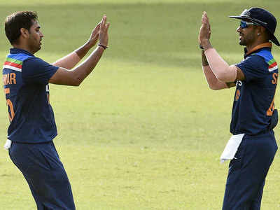 SL vs IND 1st T20 Highlights: भुवनेश्वर कुमार के आगे बेदम श्रीलंकाई बल्लेबाज, गब्बर की टीम ने 38 रन से मारा मैदान