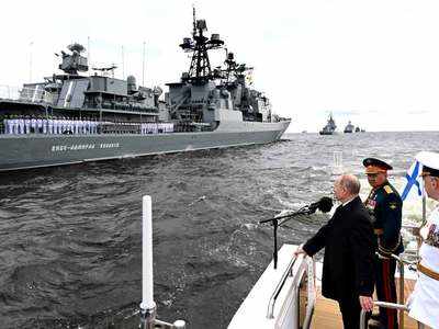 अमेरिका, ब्रिटेन के साथ तनाव, पुतिन ने दी रूसी नौसेना के अनिवार्य हमले की धमकी