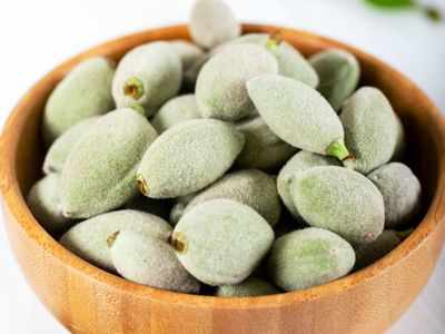 Weight loss में मददगार Green Almonds, हरे बादाम खाने के 7 फायदे नहीं जानते होंगे आप