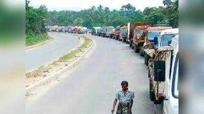 വാളയാർ ചെക്ക്പോസ്റ്റിൽ മിന്നൽ പരിശോധന; ഉദ്യോഗസ്ഥരിൽ നിന്നും കണ്ടെത്തിയത് 1.70 ലക്ഷം രൂപ, സര്‍ക്കാരിന് ലഭിക്കുന്നത് 2.50 ലക്ഷം