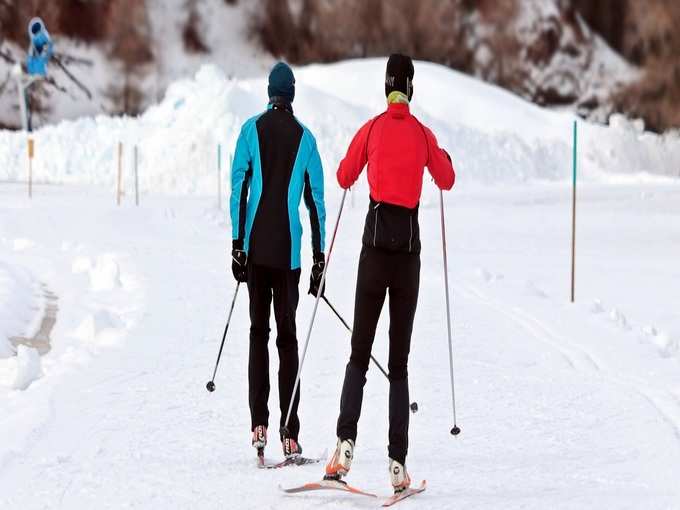 मनाली में स्कीइंग - Skiing in Manali in Hindi