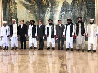 तालिबानी नेता पहली बार पहुंचे चीन, अफगानिस्‍तान पर गहरा रही है ड्रैगन के साथ दोस्‍ती