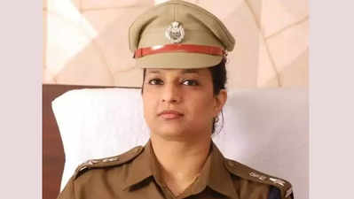 bharti arora ips : मीराबाईसारखं कृष्ण भक्तीत जीवन जगायचंय, IG महिला पोलिस अधिकाऱ्याने मागितली स्वेच्छा सेवानिवृत्ती