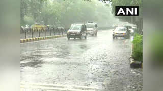Cloudburst Live Updates: दिल्ली में हो रही झमाझम बारिश