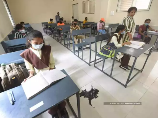 ‘જો શાળાઓ શરુ કરવામાં નહીં આવે તો દેશ દશકો પાછળ જતો રહેશે’, નિષ્ણાંતોની સરકારને અપીલ 
