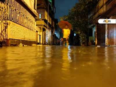 নাগাড়ে বৃষ্টিতে ভাসছে কলকাতা, আবহাওয়ার উন্নতি কবে?