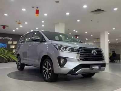 Toyota Innova Crysta पुढील महिन्यापासून होणार महाग, Tata आणि Honda च्या किंमतीही वाढणार