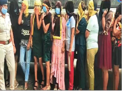 Faridabad Crime News : फरीदाबाद के होटल में पुलिस ने मारा छापा, रेव पार्टी करते 15 युवतियों सहित 44 लोग हुए गिरफ्तार