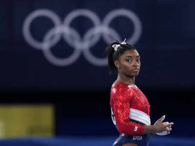 Simone Biles: मैदान छोड़ना नहीं, कान बंद करना है कमजोरी की निशानी