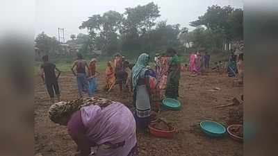 400 महिलाओं ने श्रमदान कर सरकारी जमीन पर 30 दिन में बनाया तालाब, भूमफियाओं के मंसूबों पर फेरा पानी
