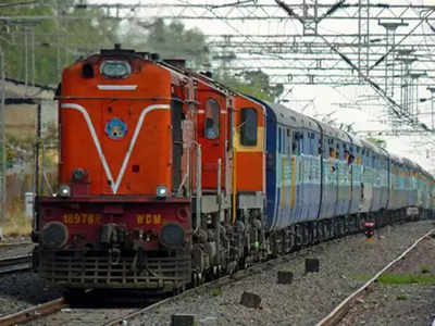 Rail News : भारी बारिश और हावड़ा एरिया में जलजमाव की वजह से कई ट्रेन रद्द