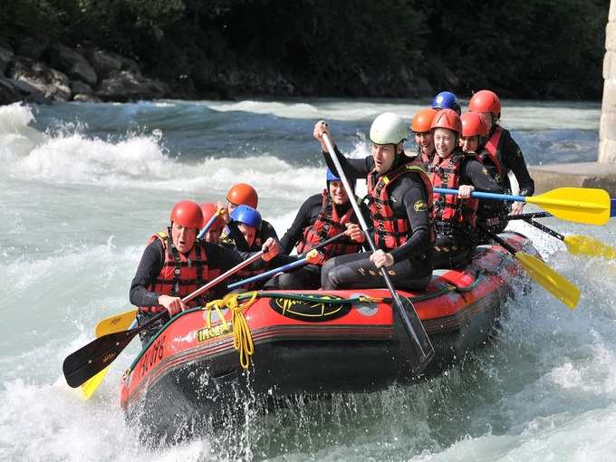 थाईलैंड में वाटर राफ्टिंग - Water Rafting in Thailand in Hindi