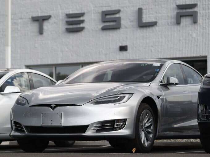 Tesla Model 3 -