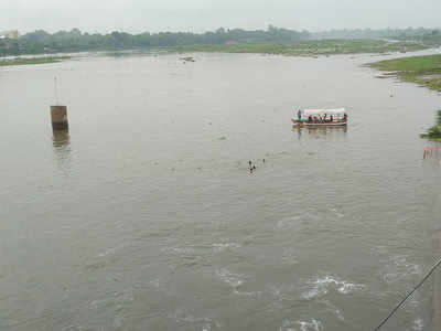 Mathura News : यमुना में नहाने गए 4 किशोर गहरे पानी में फंसे... डूबने से 3 की मौत