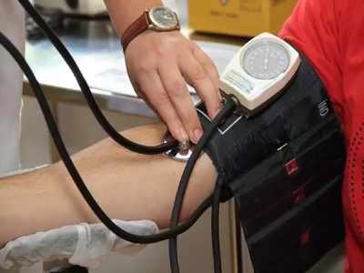 Blood Pressure : घरबसल्या रक्तदाब कसा आणि कधी तपासावा? बीपी तपासताना या गोष्टींकडे आवर्जून लक्ष द्या