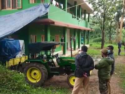 സിസിയെ ഭീതിയിലാഴ്ത്തിയ കടുവ ഒടുവില്‍ കൂട്ടിലായി, വീഡിയോ കാണാം