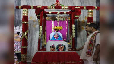 मथुरा के द्वारिकाधीश मंदिर में हो रही है आनंद रस की वर्षा, सावन के महीने में सजेंगे 22 हिंडोले