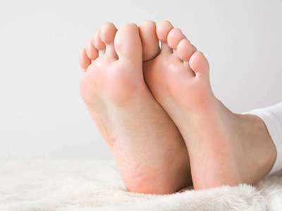 <strong>Diabetic Foot Ulcer : </strong>तरुणांमध्येही वाढतोय डायबिटीजचा धोका, वेळीच दिलं नाही पायांकडे लक्ष तर येईल ऑपरेशन करण्याची वेळ, जाणून घ्या हेल्थ एक्सपर्ट्सचं मत! 