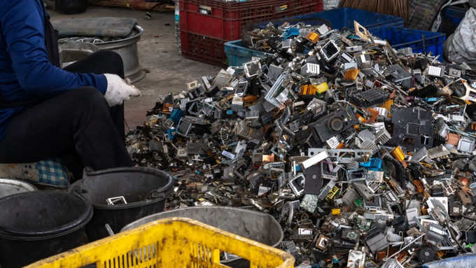 Smartphones Laptops Recycled