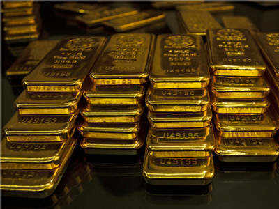 Gold Rate today: सोने-चांदी के भाव में हफ्ते के पहले कारोबारी दिन क्यों आई गिरावट