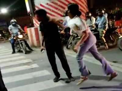 Lucknow girl news: लखनऊ में उछल-उछलकर थप्पड़ बरसाने वाली लड़की पर केस, CCTV फुटेज से खुली पोल