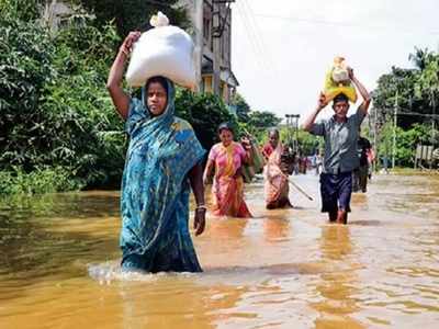 বাংলায় বন্যার বলি ১৬, উদ্ধারে বায়ুসেনা