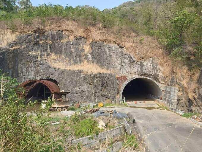 ദേശീയപാത വനത്തിലൂടെ