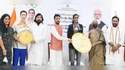 PV Sindhu భారత్‌ ఐకాన్.. అనురాగ్ ఠాకూర్ కితాబు