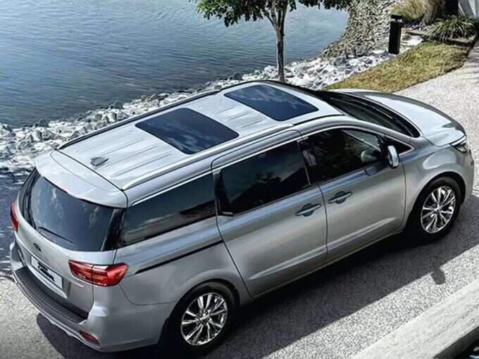 ​Kia Carnival नवीन किंमत -